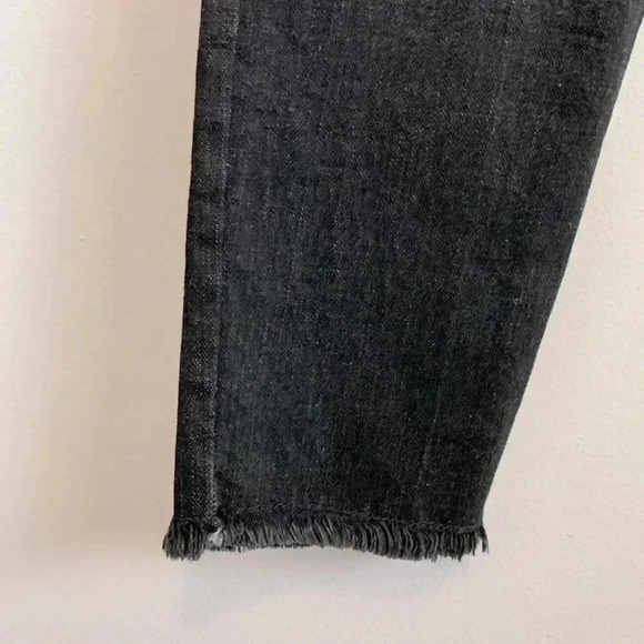 ❤️BNWT Max studio Distressed Black Frayed Denim Jeans size 27 - Picture 3 of 4